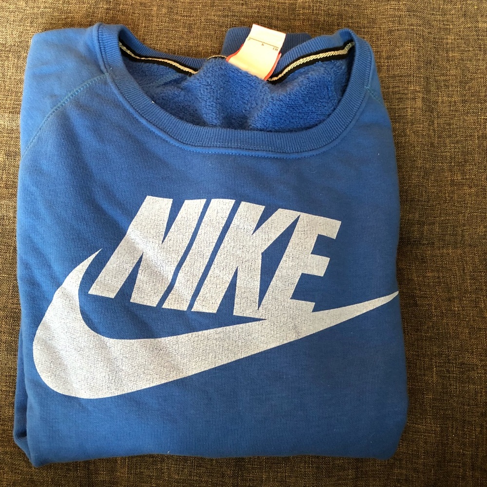 Women’s small Nike crewneck sweatshirt